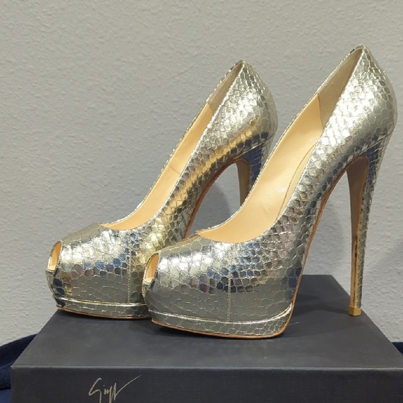 Giuseppe Zanotti Gold Peep Toe Heels - Picture 5 of 6